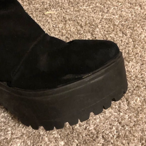 TOPSHOP Platform Lug Sole Booties - Picture 9 of 10